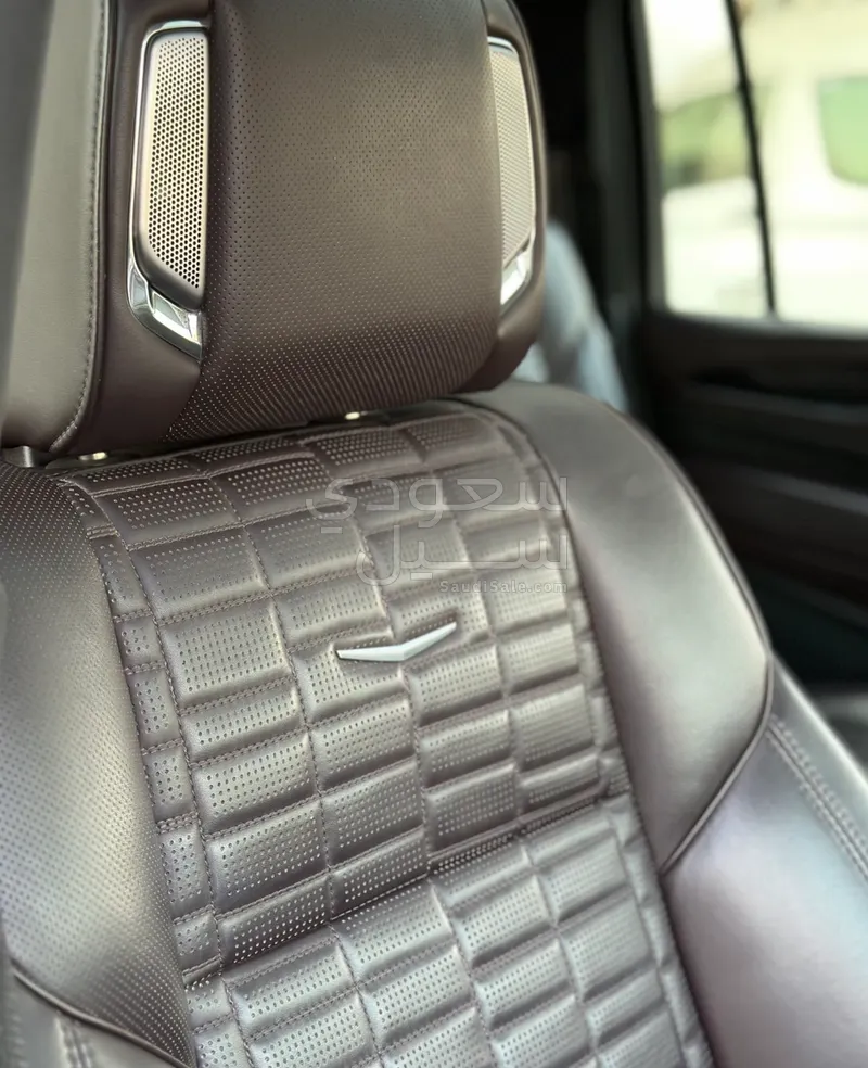 2021 كاديلاك اسكاليد بلاتينيوم