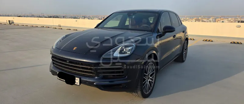 2023 Porsche Cayenne Platinum edition
