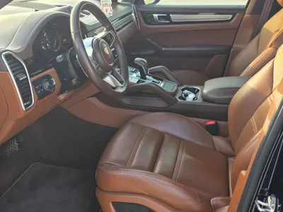 2023 Porsche Cayenne Platinum edition