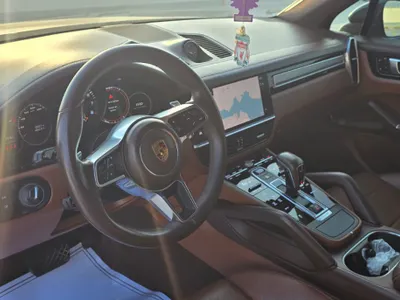 2023 Porsche Cayenne Platinum edition