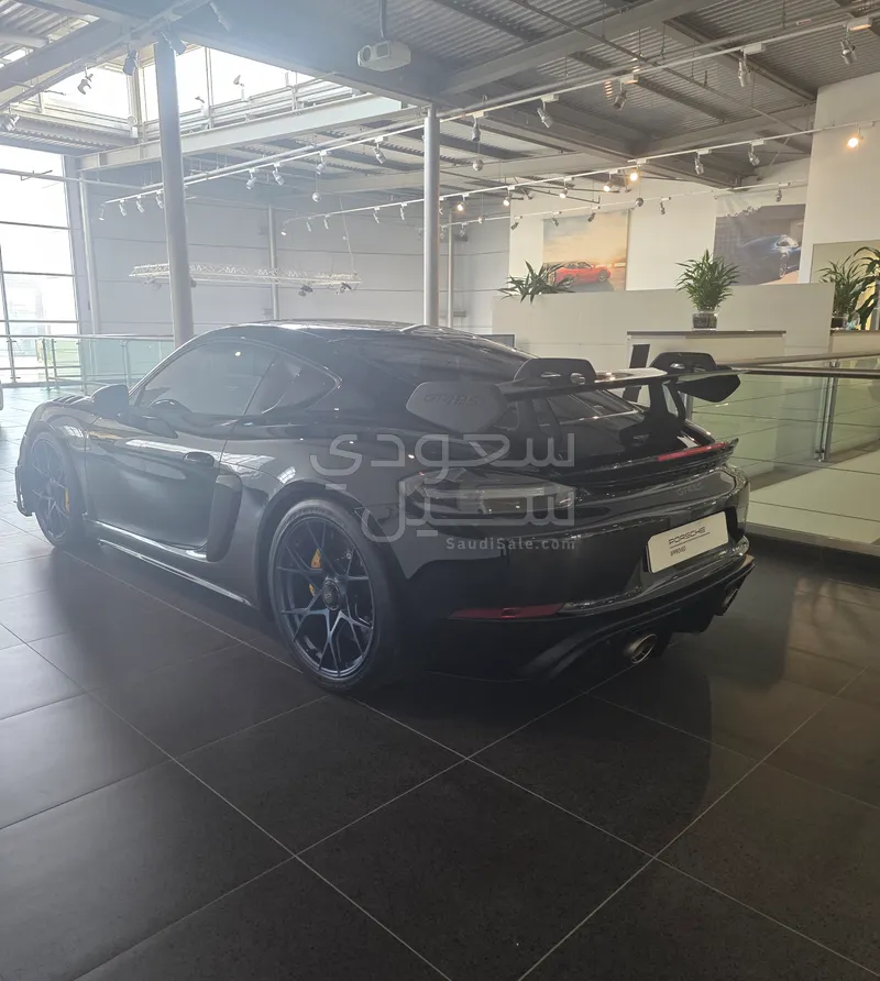 2024 بورش 718 جي تي 4