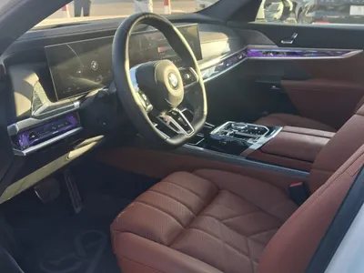 2025 بي ام دبليو الفئة السابعة 735أي