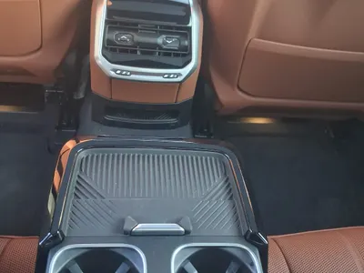 2025 بي ام دبليو الفئة السابعة 735أي