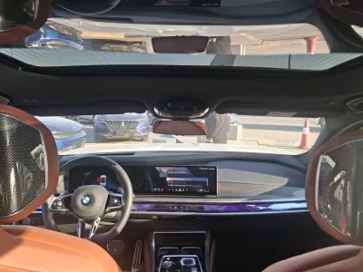 2025 بي ام دبليو الفئة السابعة 735أي