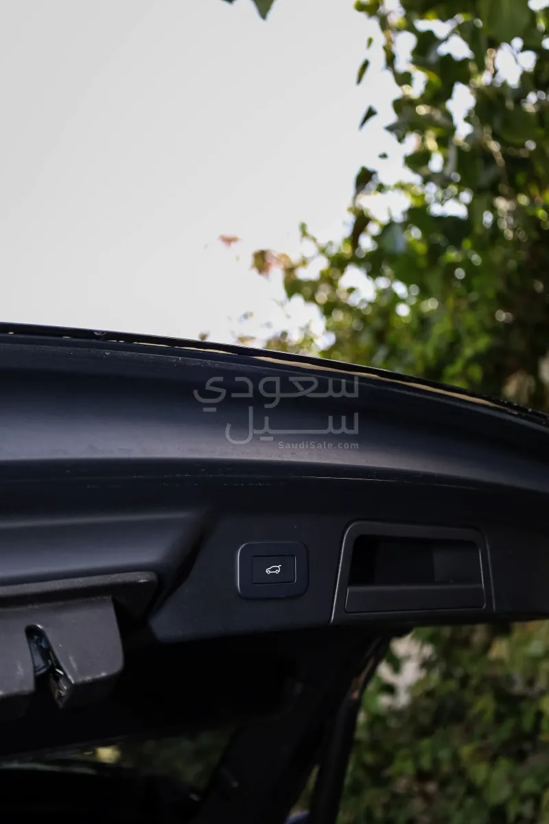 2024 لاند روفر رينج روفر فيلار فيلار