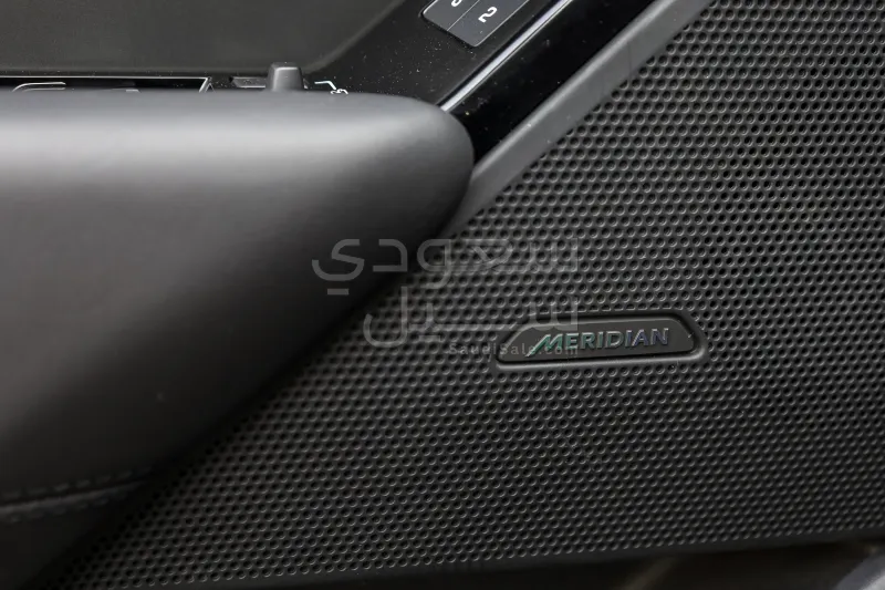 2024 لاند روفر رينج روفر فيلار فيلار