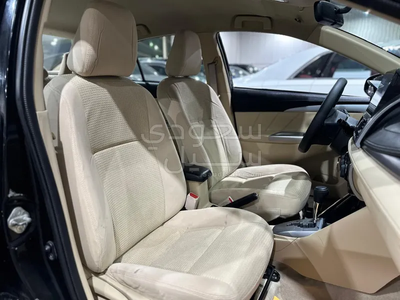 2016 تويوتا ياريس