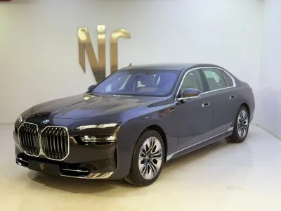 2026 بي ام دبليو الفئة السابعة 735أي