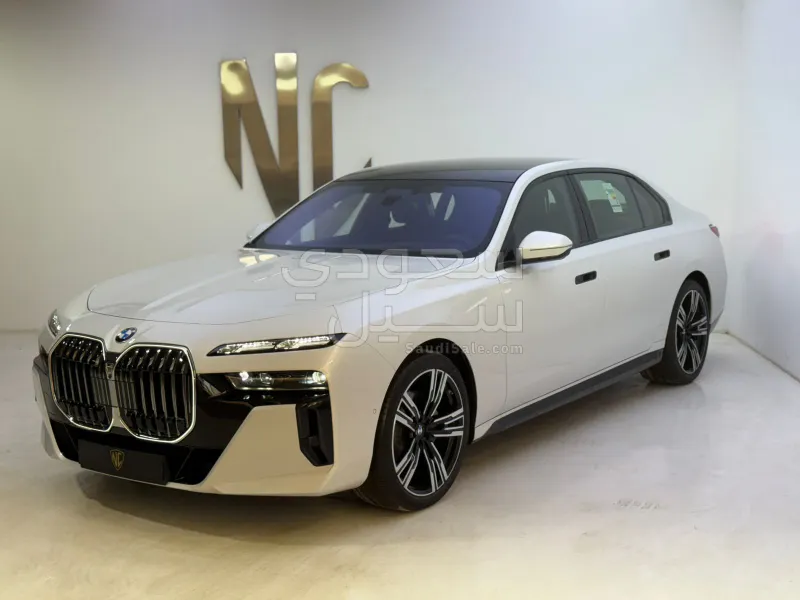 2026 بي ام دبليو الفئة السابعة 735أي