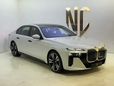 2026 بي ام دبليو الفئة السابعة 735أي