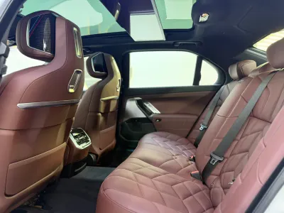 2026 بي ام دبليو الفئة السابعة 735أي