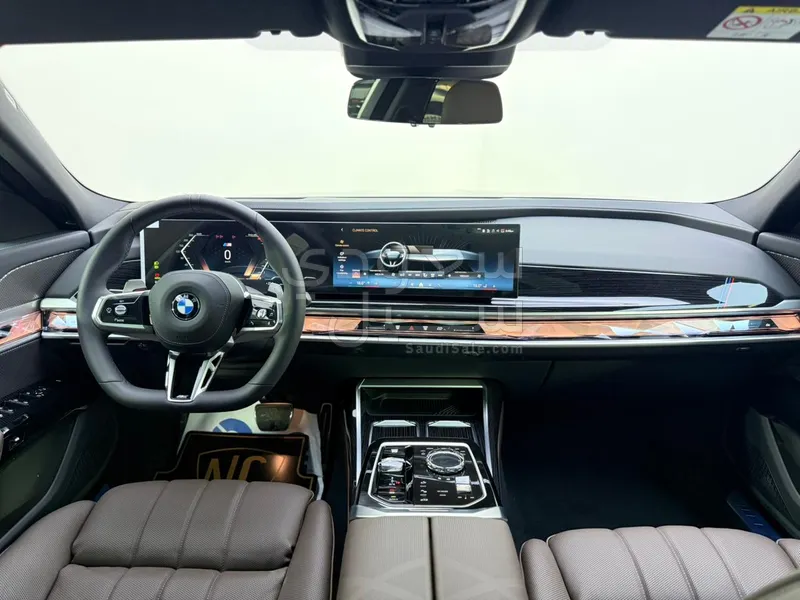 2026 بي ام دبليو الفئة السابعة 735أي