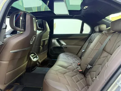 2026 بي ام دبليو الفئة السابعة 735أي