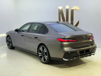 2026 بي ام دبليو الفئة السابعة 735أي