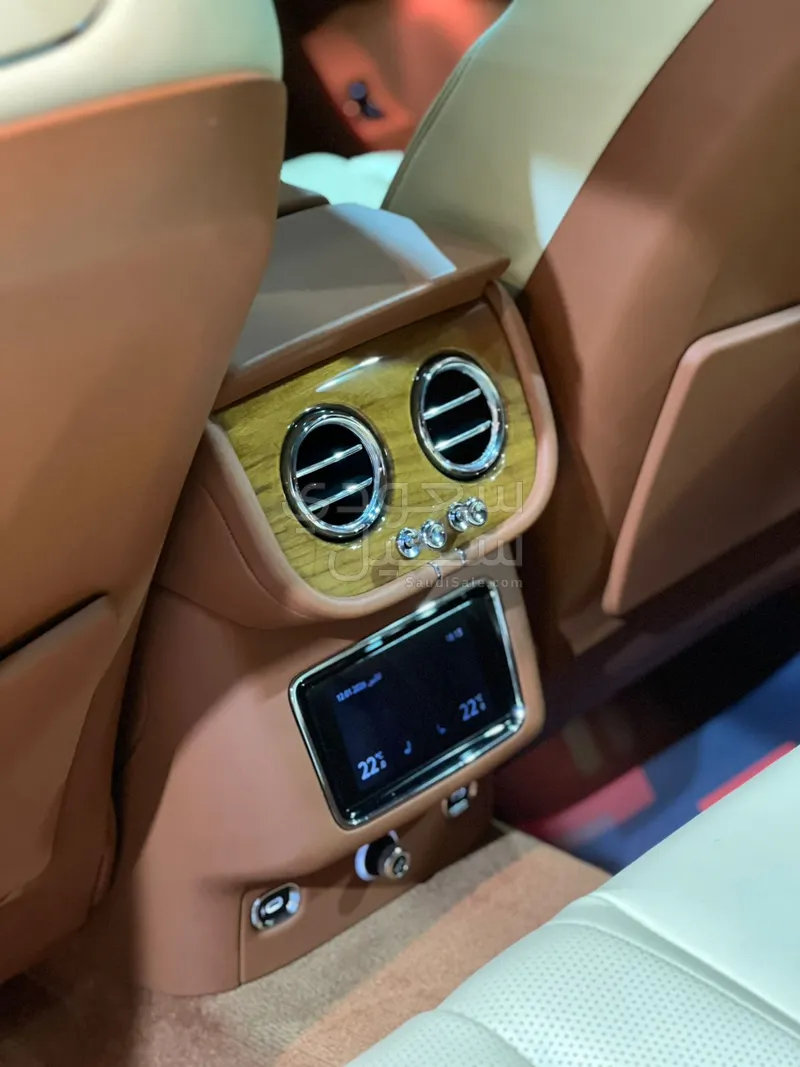 2021 بنتلي بنتايجا الاصدار الاول