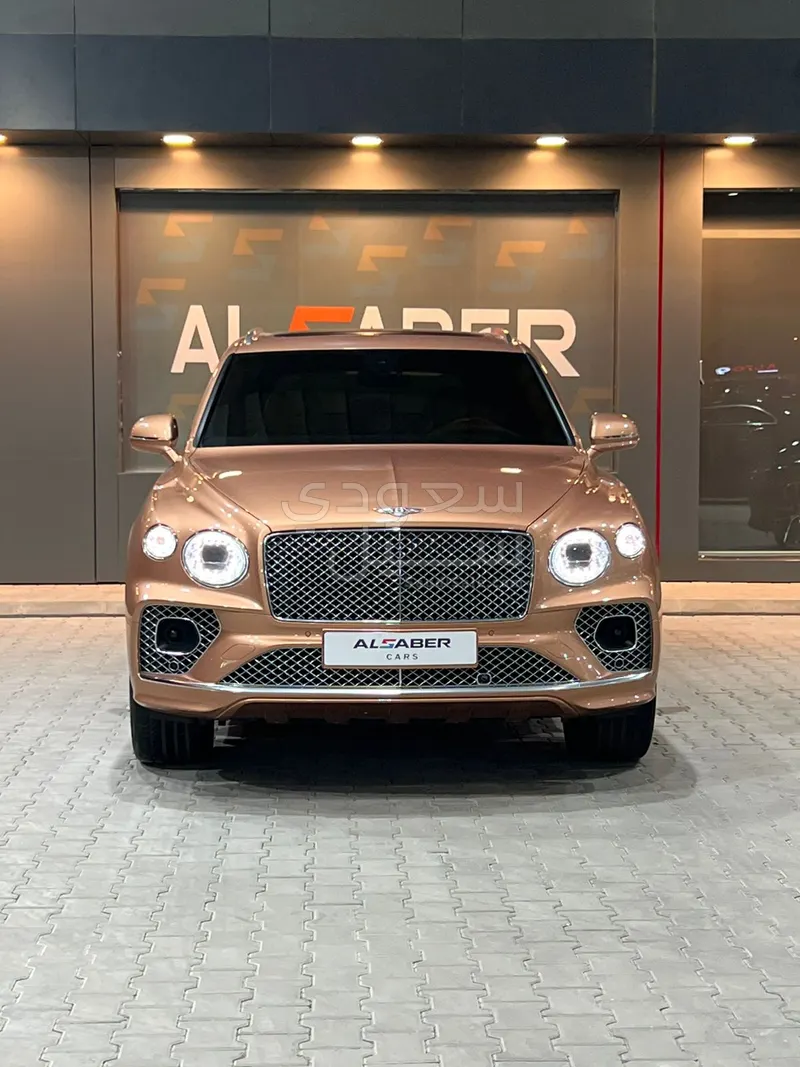 2021 بنتلي بنتايجا الاصدار الاول