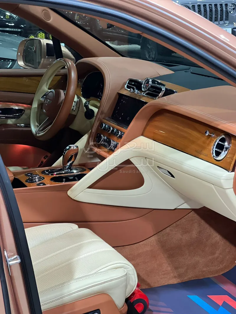 2021 بنتلي بنتايجا الاصدار الاول