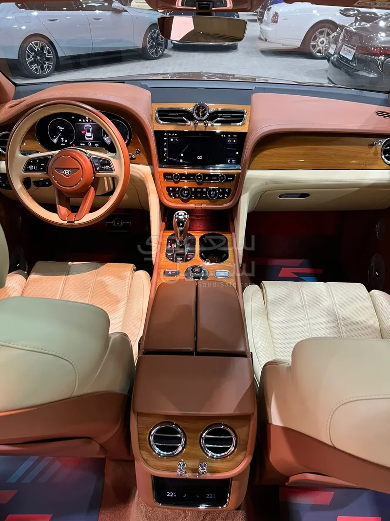 2021 بنتلي بنتايجا الاصدار الاول