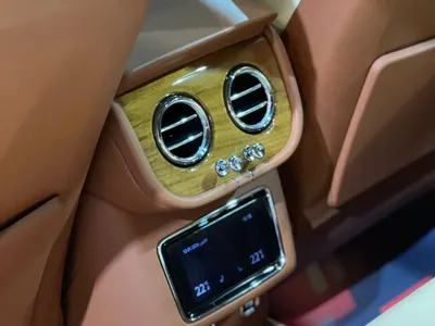 2021 بنتلي بنتايجا الاصدار الاول