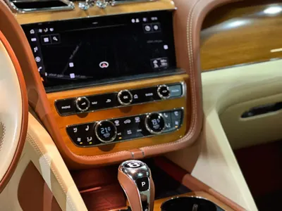 2021 بنتلي بنتايجا الاصدار الاول