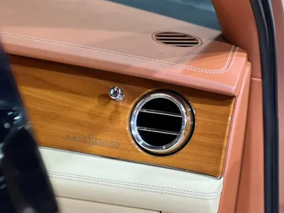 2021 بنتلي بنتايجا الاصدار الاول