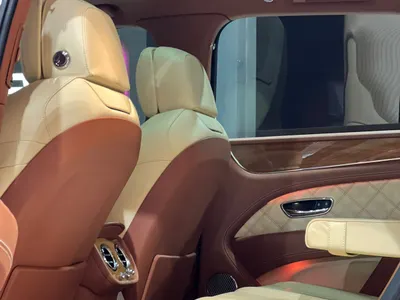 2021 بنتلي بنتايجا الاصدار الاول