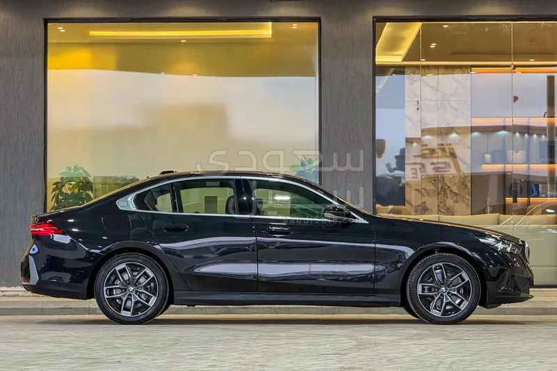 2026 بي ام دبليو الفئة الخامسة 520 أي