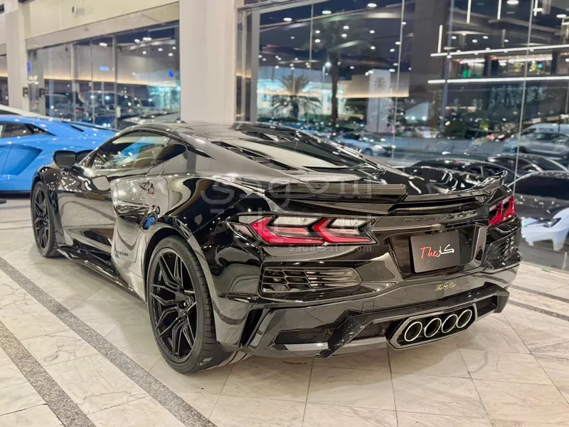 2025 شفروليه كورفيت زد او 6