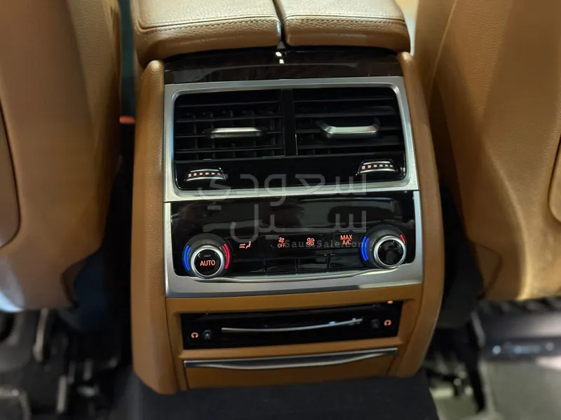 2020 بي ام دبليو الفئة السابعة 730 إل أي