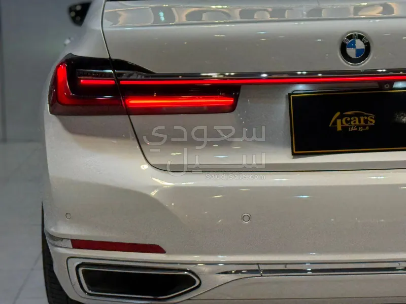 2020 بي ام دبليو الفئة السابعة 730 إل أي