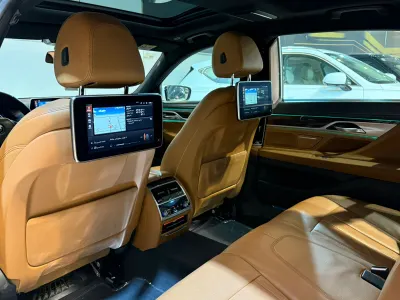 2020 بي ام دبليو الفئة السابعة 730 إل أي