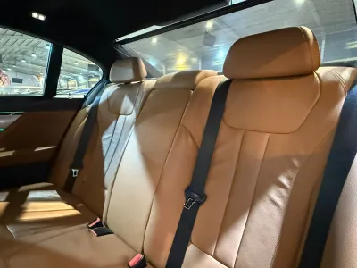 2020 بي ام دبليو الفئة السابعة 730 إل أي