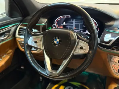 2020 بي ام دبليو الفئة السابعة 730 إل أي