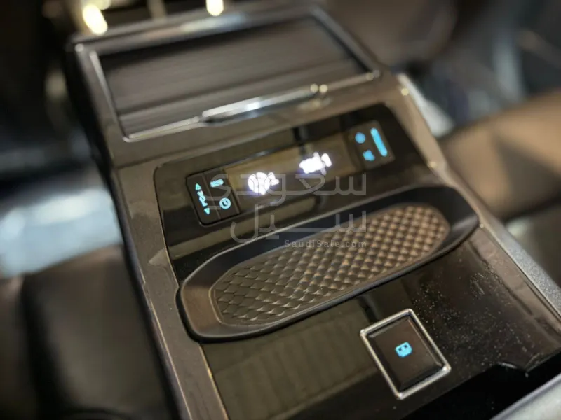 2022 فورد توروس تايتينيوم