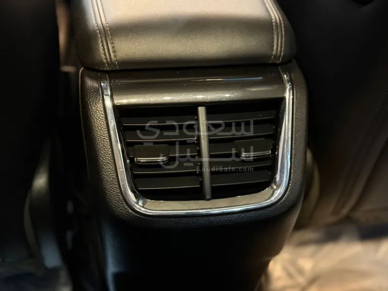 2022 فورد توروس تايتينيوم