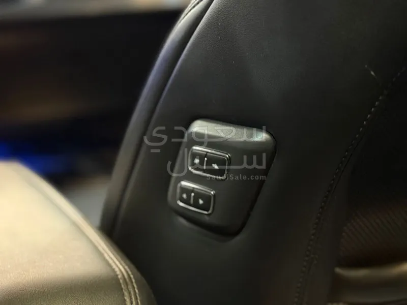 2022 فورد توروس تايتينيوم