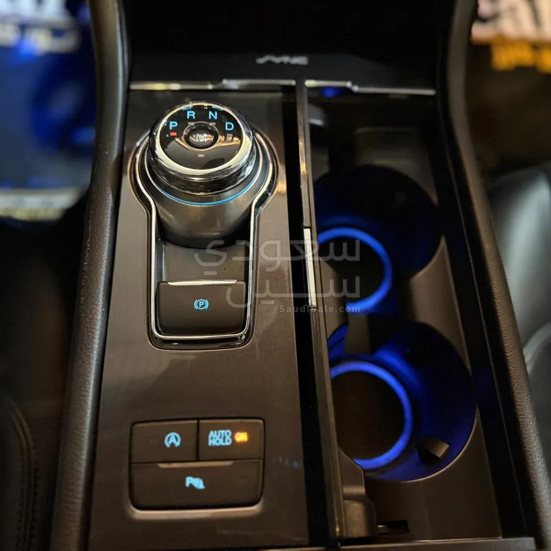 2022 فورد توروس تايتينيوم