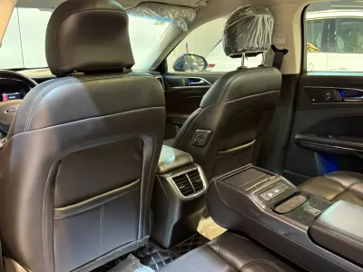 2022 فورد توروس تايتينيوم