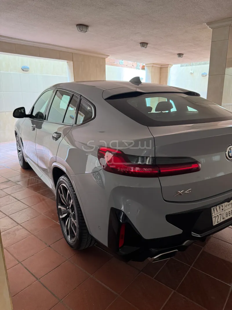 2022 بي ام دبليو الفئة اكس 4