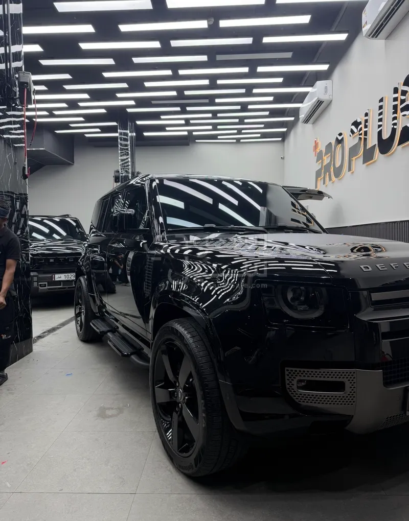 2025 لاند روفر ديفيندر اتش اس اي