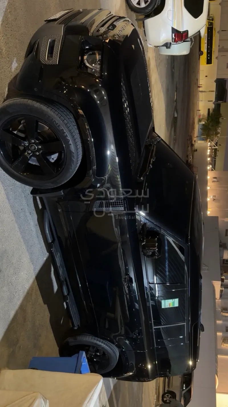 2025 لاند روفر ديفيندر اتش اس اي