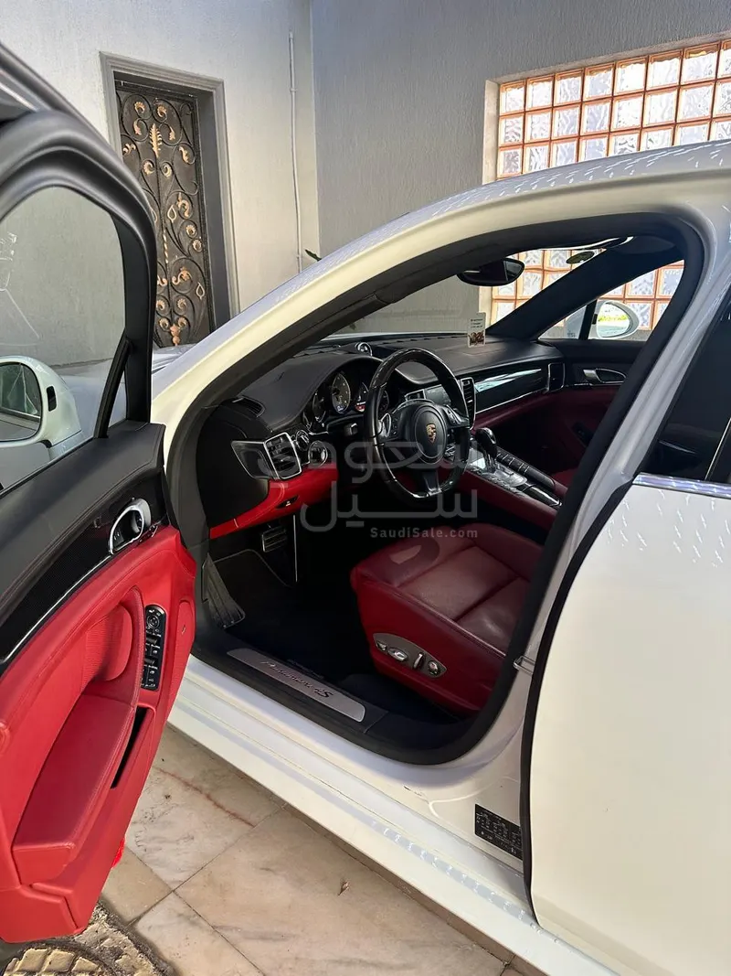 2014 بورش بانميرا 4 اس اكسيكيتف