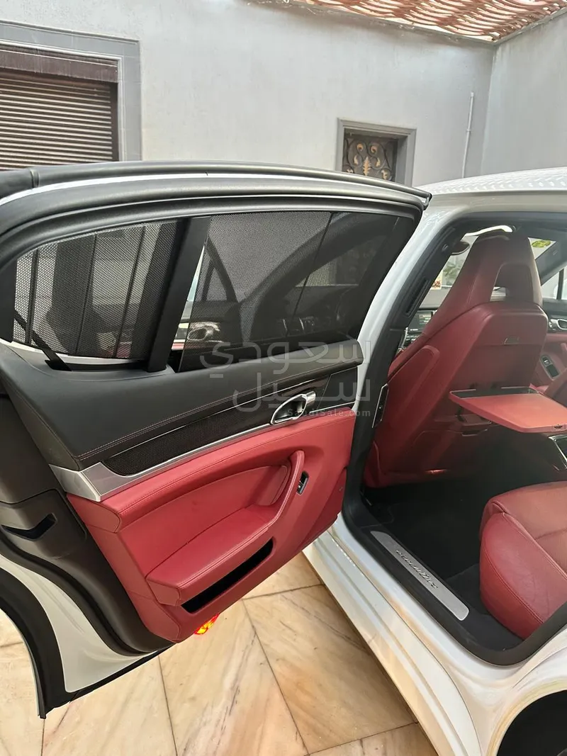 2014 بورش بانميرا 4 اس اكسيكيتف