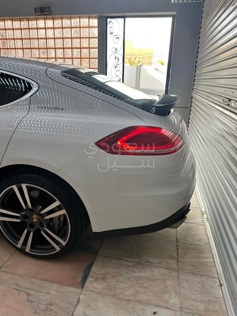 2014 بورش بانميرا 4 اس اكسيكيتف