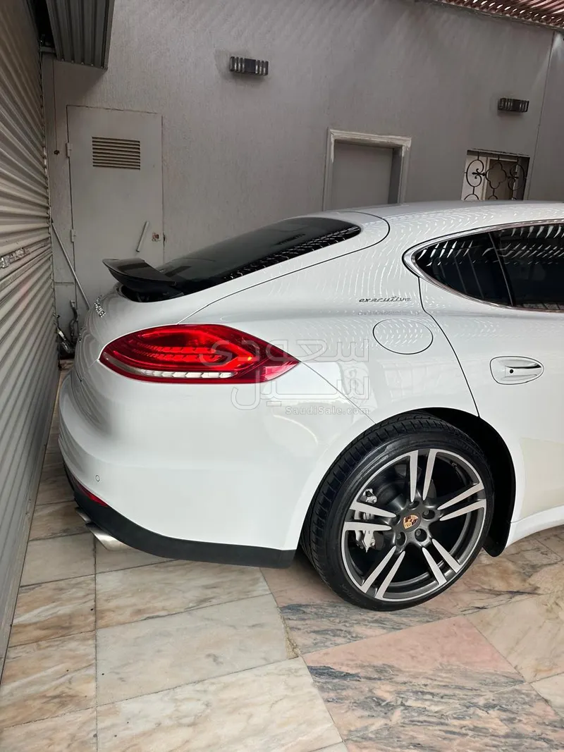 2014 بورش بانميرا 4 اس اكسيكيتف