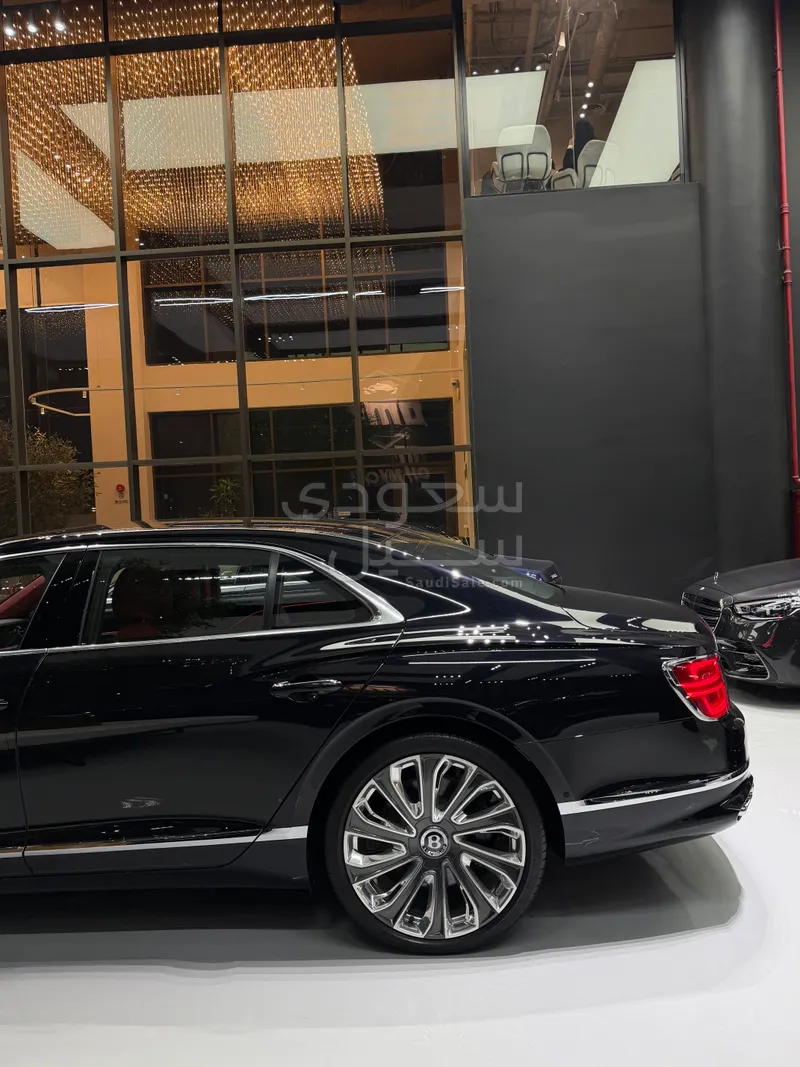 2024 بنتلي كونتيننتل فلاينج سبير مولينر