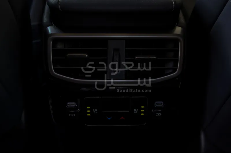 2023 لكزس أر إكس 350 إف