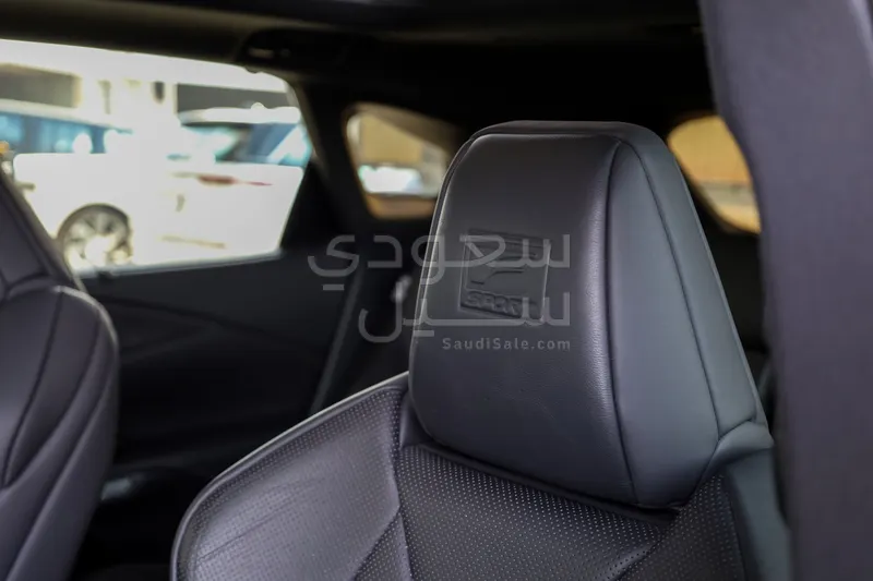 2023 لكزس أر إكس 350 إف