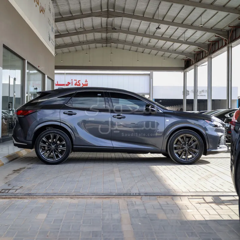 2023 لكزس أر إكس 350 إف