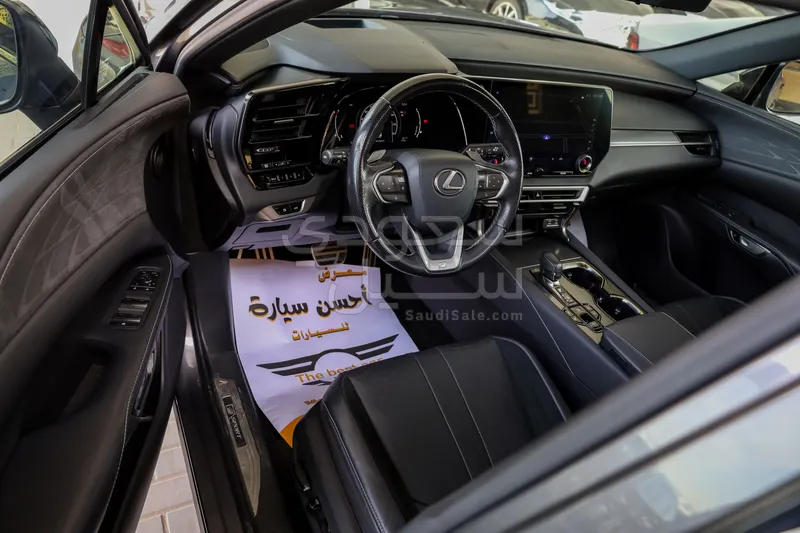 2023 لكزس أر إكس 350 إف